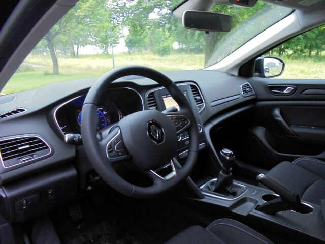 Renault MEGANE GRANDCOUPE TCe140 LIMITED / 5-T-Coupe ! (326526094)